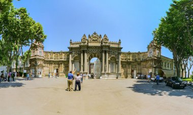 Dolmabahçe Sarayı - Hazine Kapısı