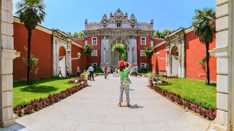 Dolmabahçe Sarayı - Hazine Kapısı